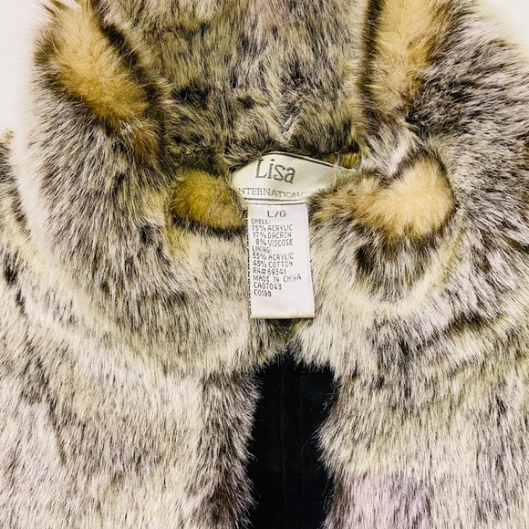 Fur West - Picture 4 of 4